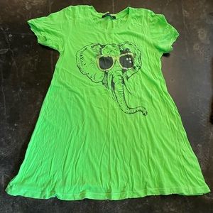 Wildfox T-shirt electric green with elephant print
